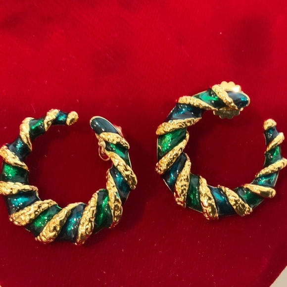 Avon Jewelry - Vintage 1988 Avon Christmas Earrings